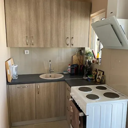 Loutraki Central Apartment *