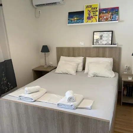 Loutraki Central Apartment Apartamento *