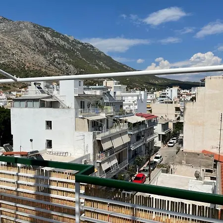 Loutraki Central Apartment アパート ルートラキ